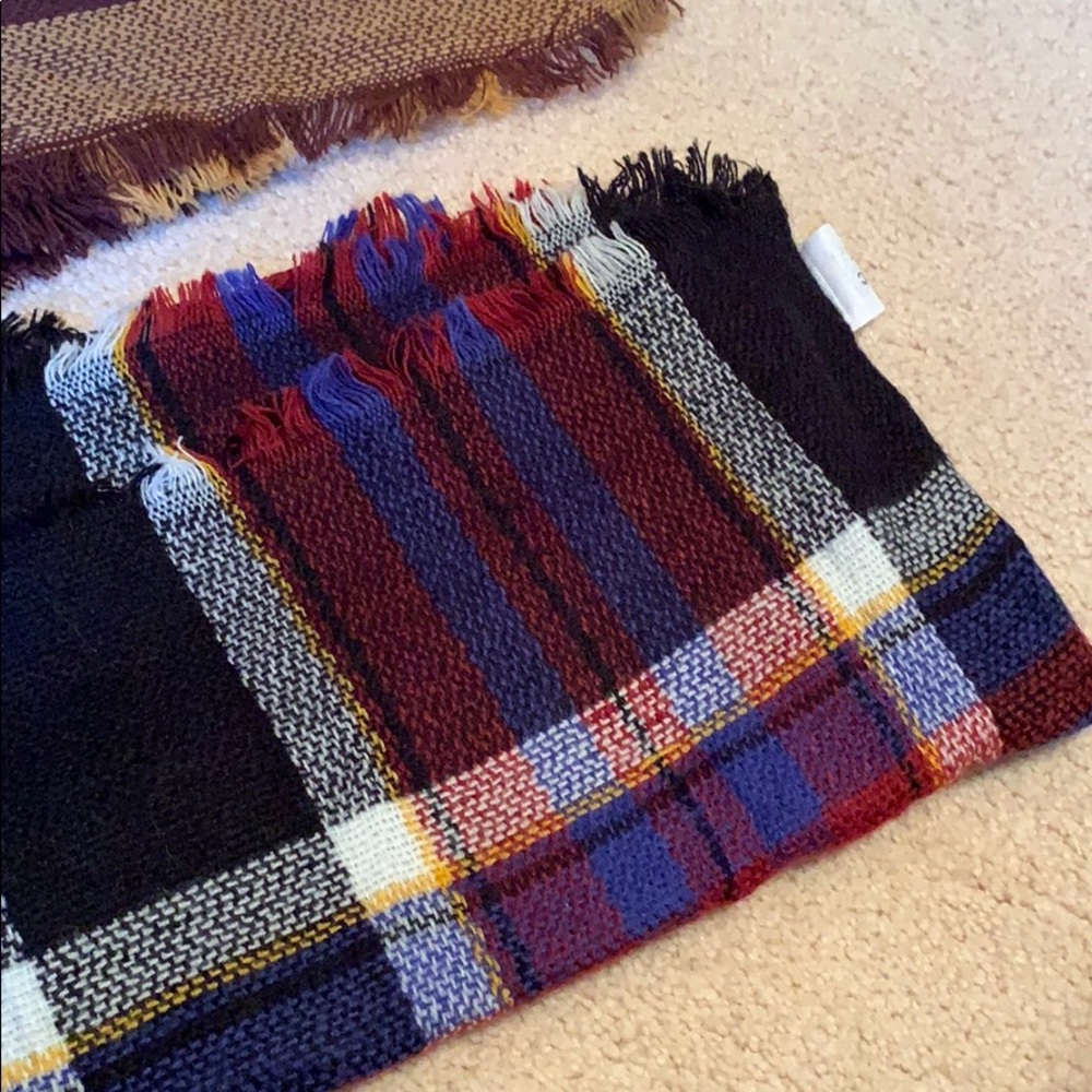 2 Infinity Scarves! - Picture 4 of 4
